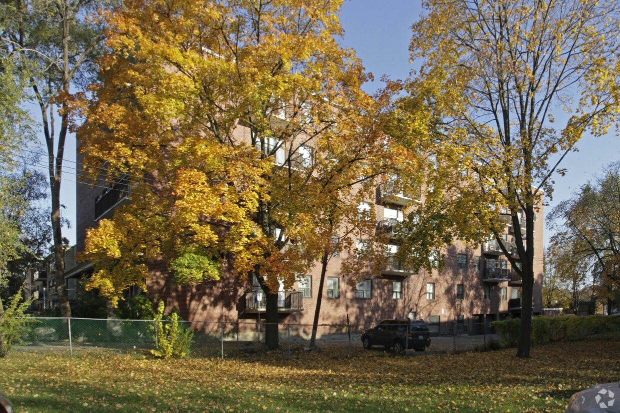 Photo du bâtiment - Westgate Apartments