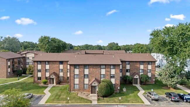 Building Photo - 423 Berkshire Dr