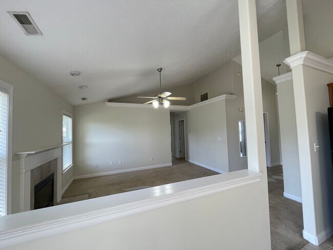 Foto del edificio - Three Bedroom Single Family Home - West La...