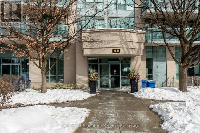 Photo du bâtiment - 2545 Erin Centre Blvd