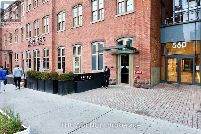 Building Photo - 560 King St W