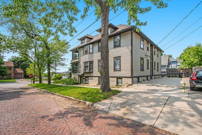 Foto del edificio - 456 Lafayette Ave SE