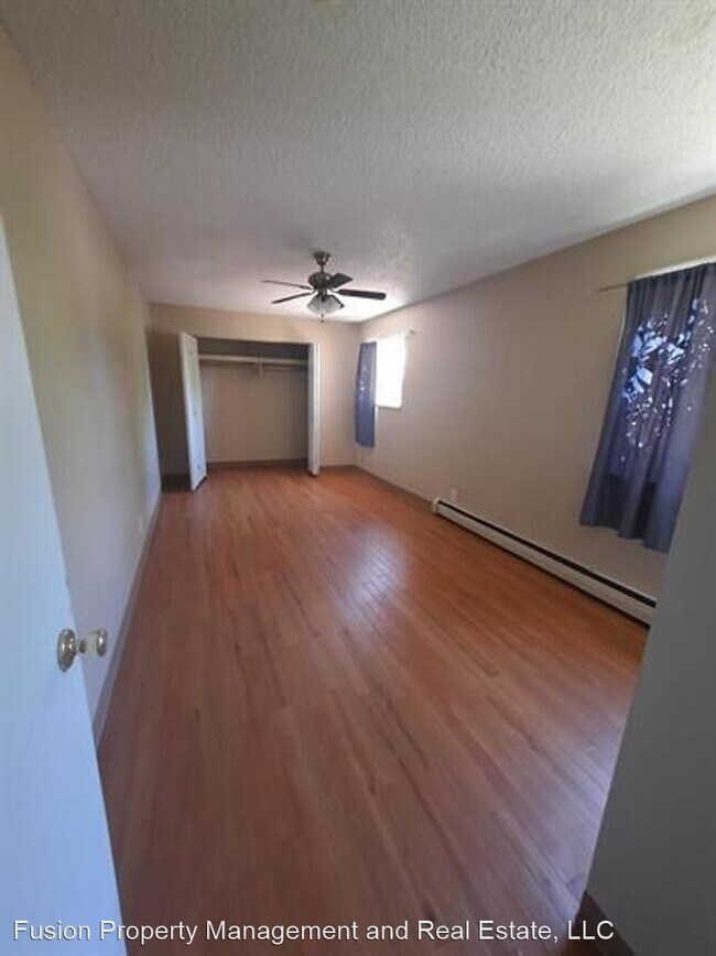 Building Photo - 5 br, 2.5 bath House - 1825 Orchard Ave