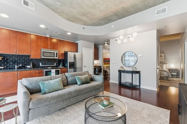 Building Photo - AVAILABLE NOW. 9th Floor of Encore Bldg Downtown Nashville. One Bed One Bath. Resort style amenit...