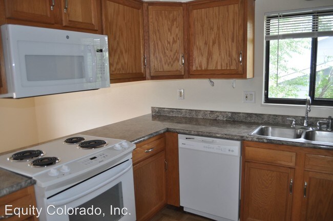 Building Photo - 4 br, 2 bath House - 4311 W. Eastcrest Circle