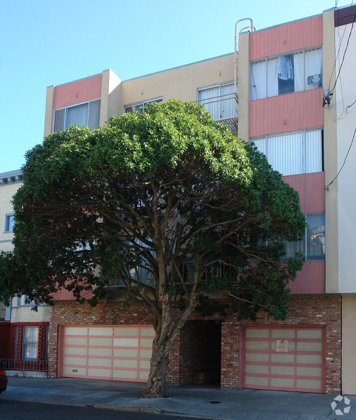 Building Photo - 554 6th Ave