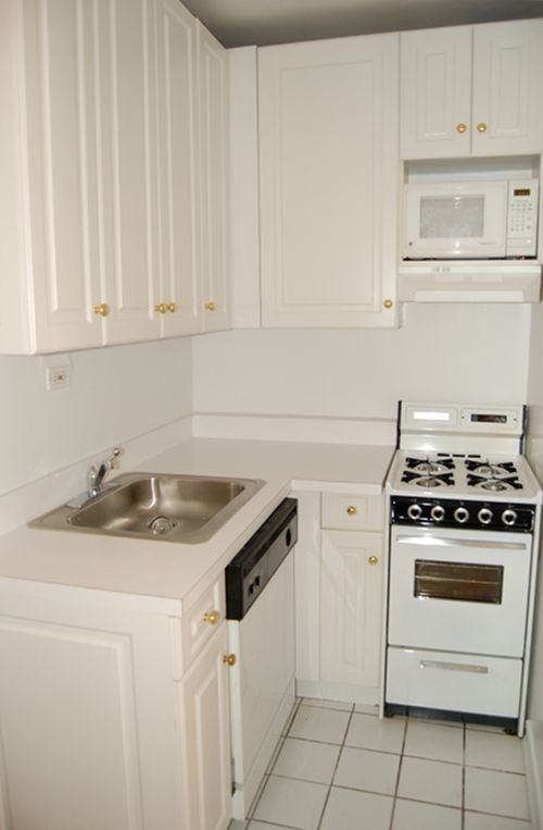 Building Photo - 225 E 74th St