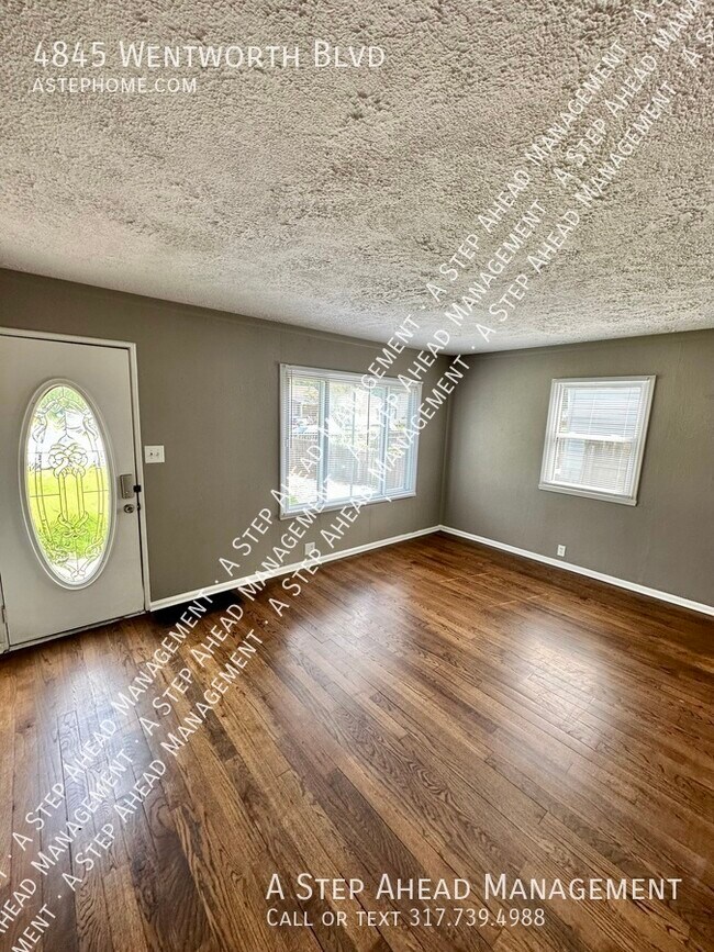 Building Photo - 4845 Wentworth Blvd - 3 Bed/2 Bath - Tons ...