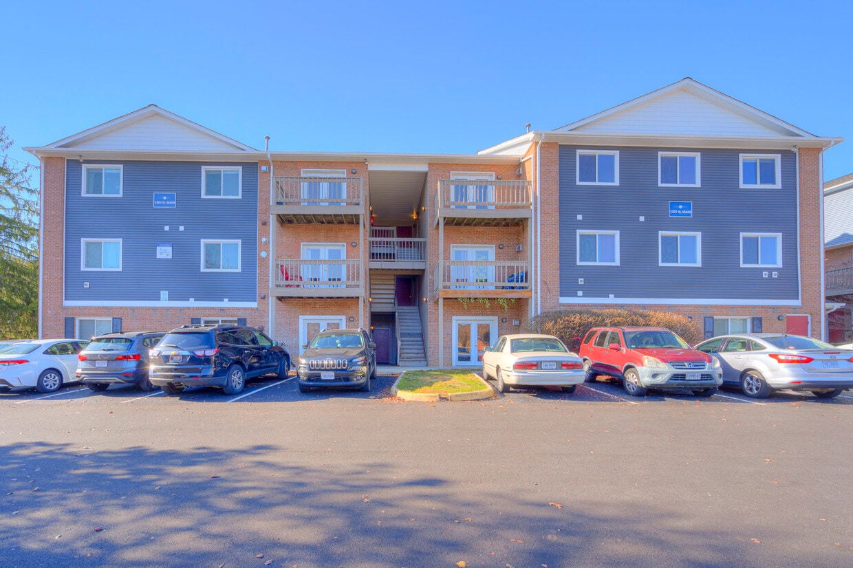 12011207 North Main Apartments in Blacksburg, VA