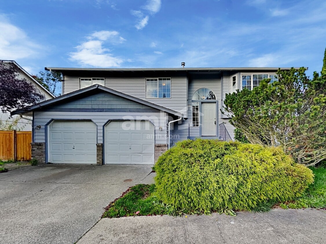 Foto principal - 5725 209th St E