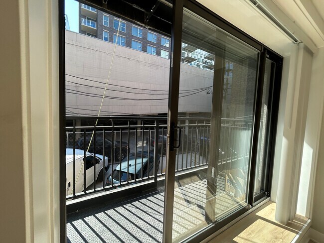 Foto del edificio - 1214 N La Salle Dr