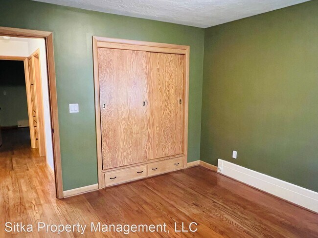 Foto del edificio - 4 br, 3 bath House - 4716 SE 47th Ave