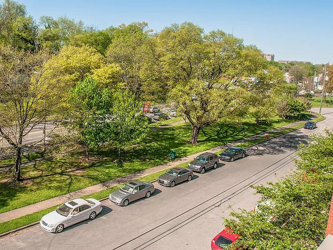 Foto del edificio - 700 Wedgewood Park