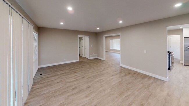 Foto del edificio - 6BD/2.5BA, Amazing Yard!