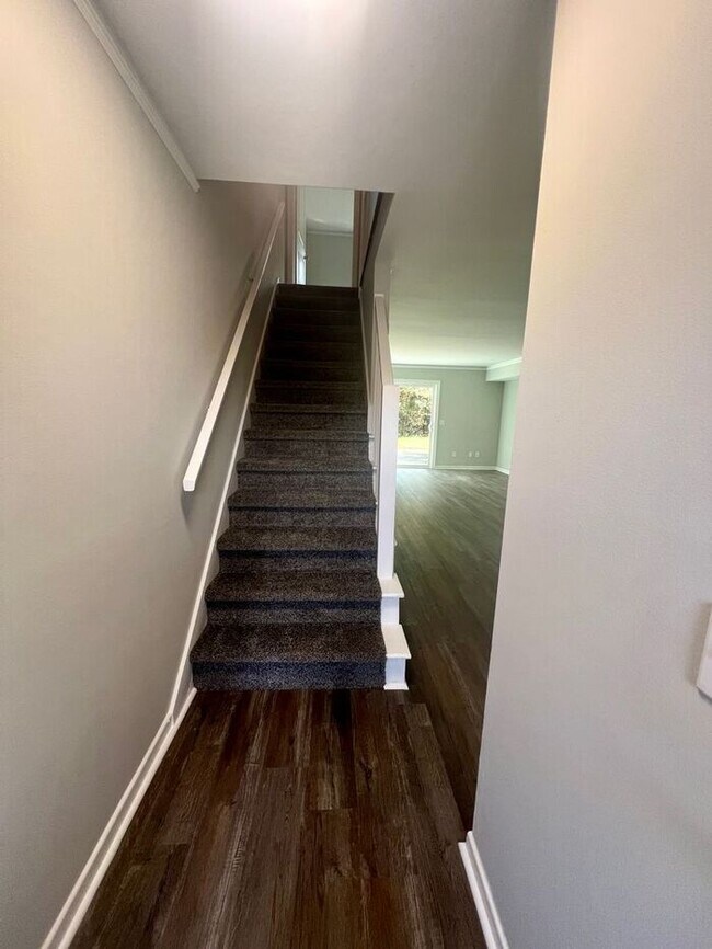 Building Photo - NEWLY Renovation: Spacious 2-Story Apartment in Easley - MOVE IN BONUS!