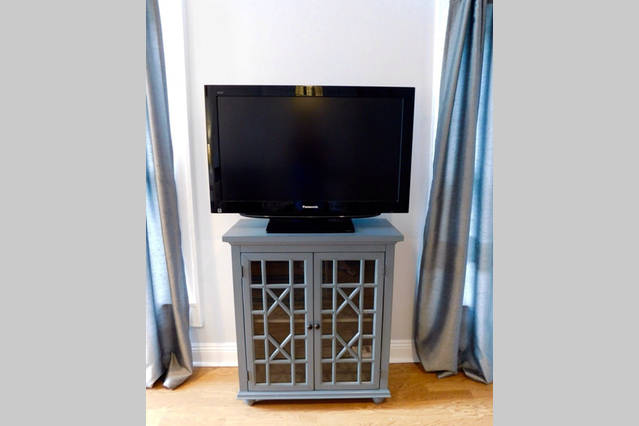 HD TV in Living room - 2724 Bell St