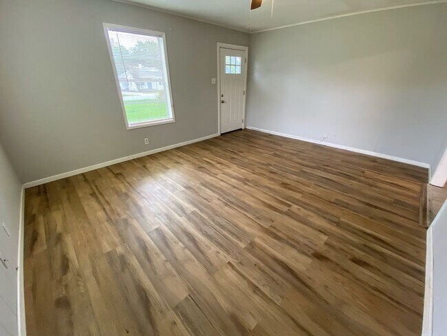 Foto del edificio - Cozy 2-Bedroom Home for Rent in South Lake...