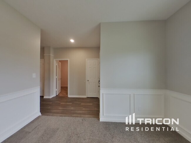 Building Photo - 485 Thunderwood Dr