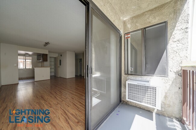 Foto del edificio - 6827 Whitsett Ave