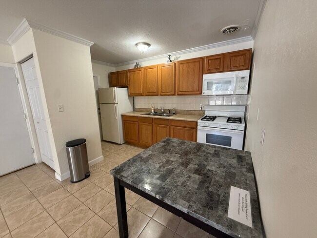 Cocina - 1700 SW 16th Ct