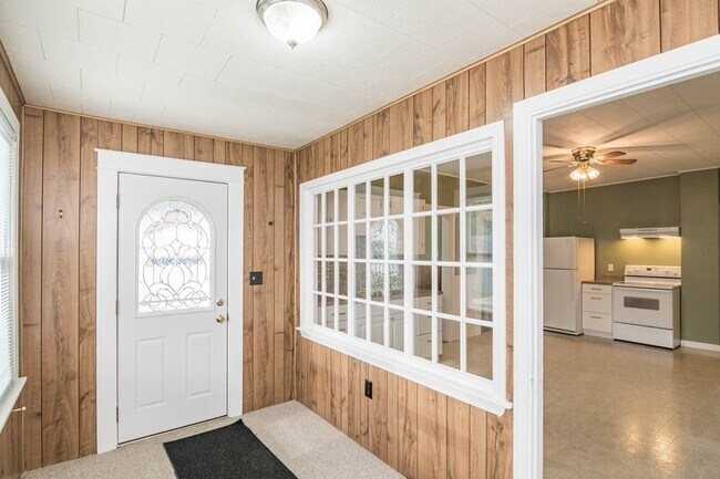 Building Photo - 62 Ruggles St