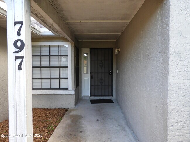 Building Photo - 797 White Pine Ave