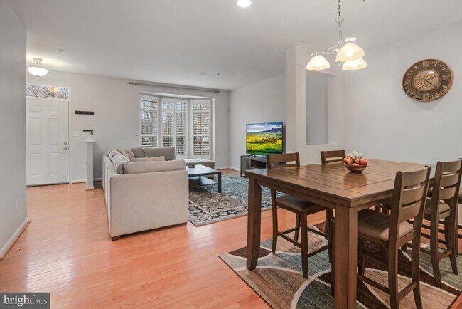Building Photo - 3737 Westfield Ct