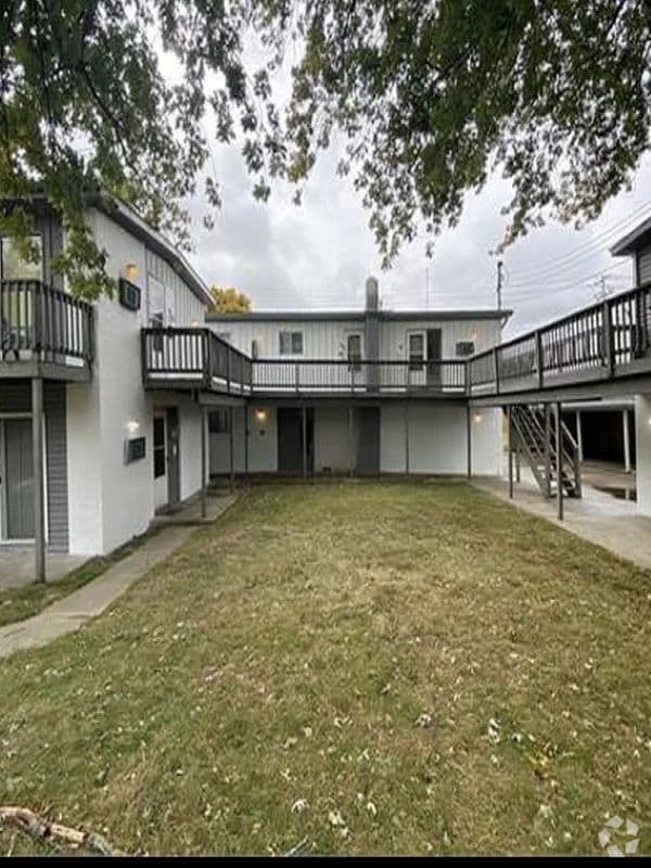 Arlington Apartments for Rent with Hardwood Floors Toledo, OH 7