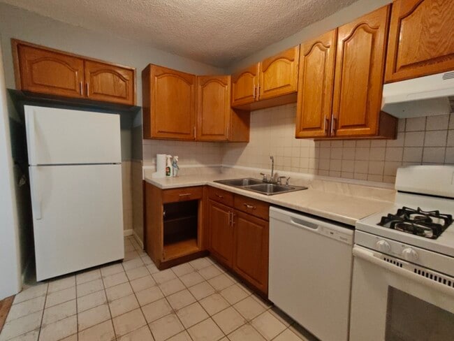 Foto del edificio - 2437 W Balmoral Ave