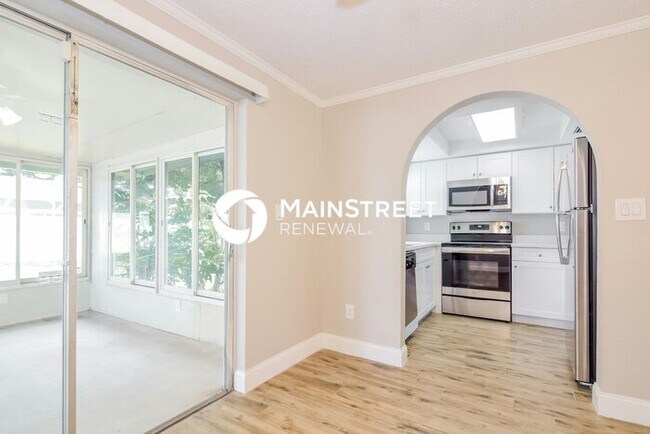Foto del edificio - 3 Bedroom Pet-Friendly Home in Brandon, FL with Main Street Renewal