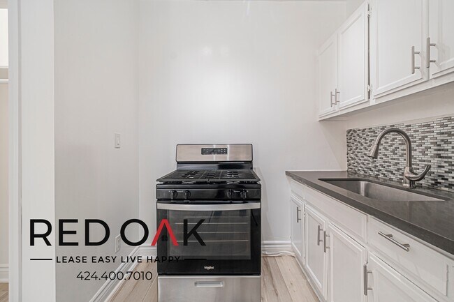 Building Photo - 744 Beacon Ave