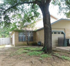 Building Photo - 2027 Redwing Way