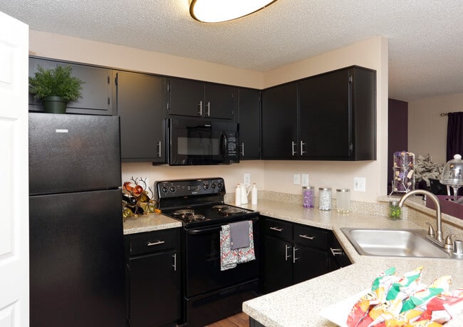 1BR,1BA-A3 - Verlaine on the Parkway