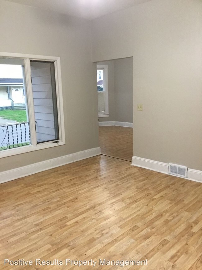 Building Photo - 2 br, 1 bath House - 402 N Apple