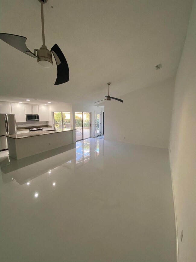 Building Photo - 2102 Appleton Ct