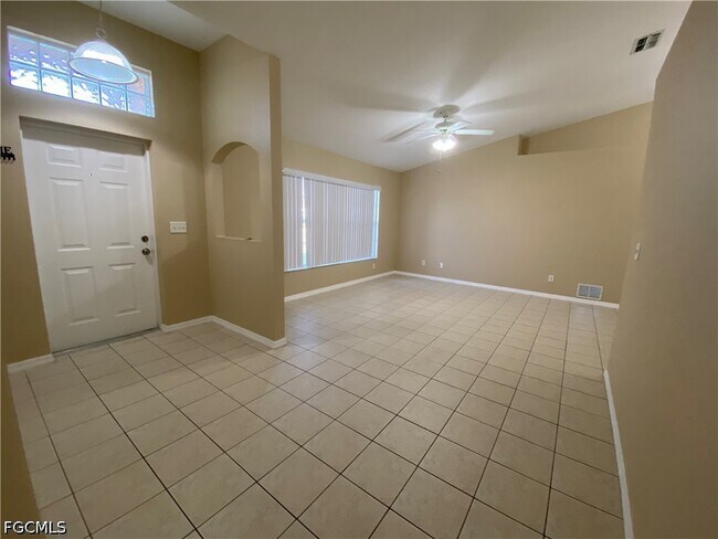 Foto del edificio - 2251 SW 4th St