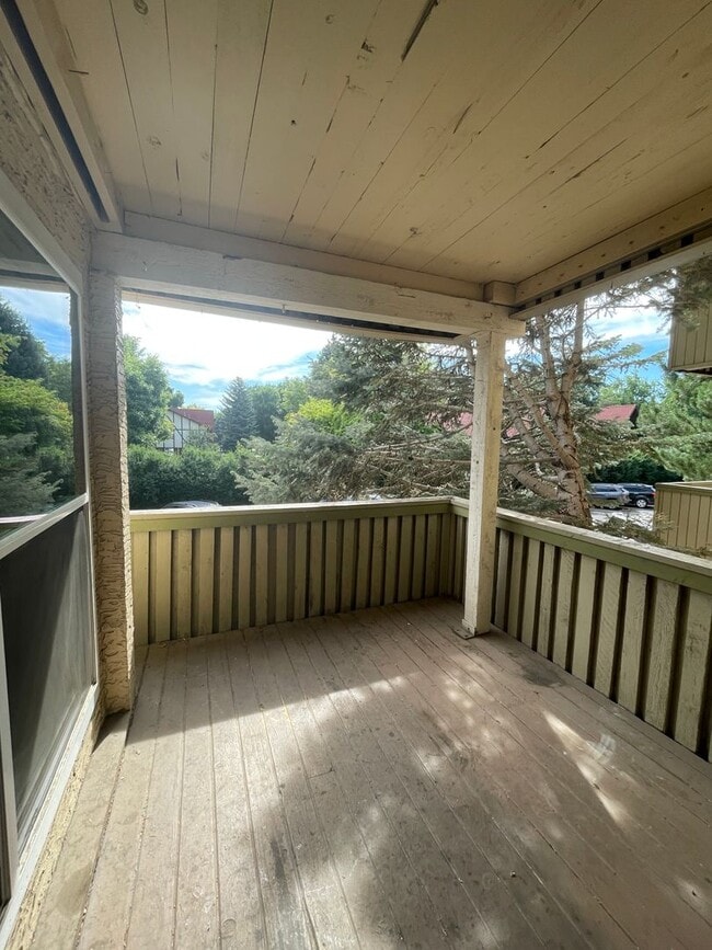 Building Photo - Cozy 2B/1.5B Quiet Boulder Unit