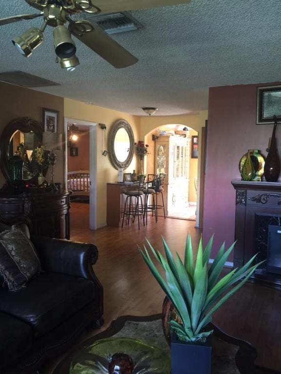 Building Photo - 700 SW 1st Ct