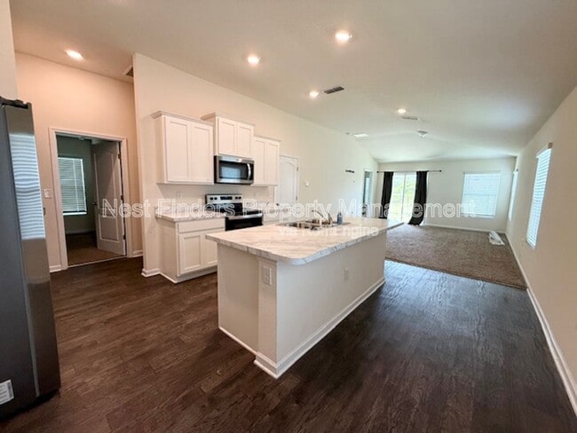 Building Photo - 8118 Meadow Walk Ln