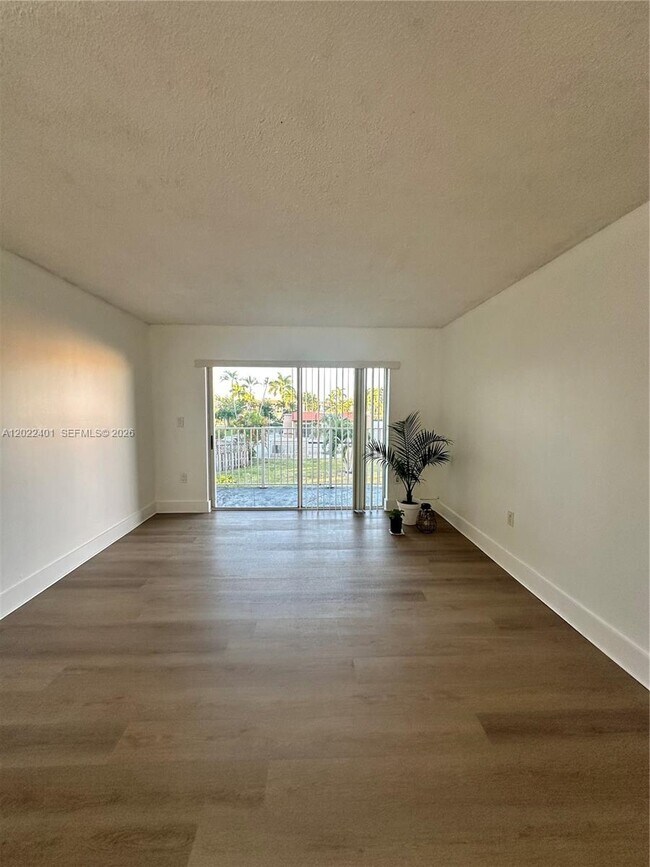 Foto del edificio - 4810 NW 79th Ave