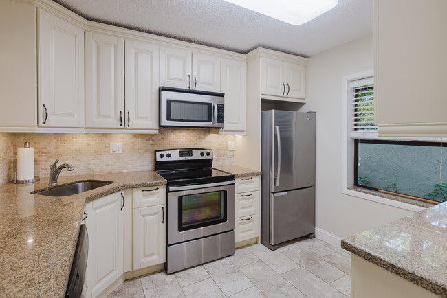 Building Photo - 3050 NW 42nd Ave