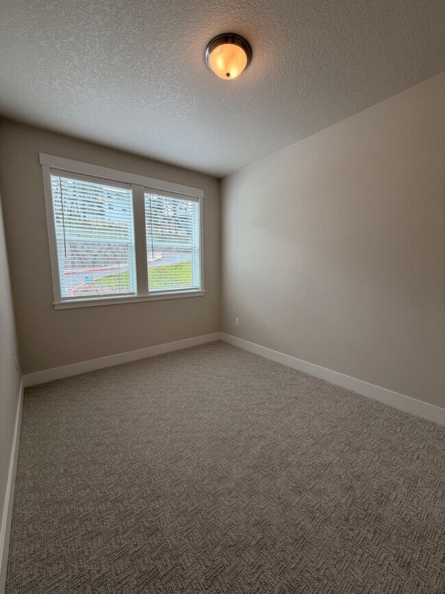 Foto del edificio - Brand New 4 Bedroom Home on Moon MTN!!