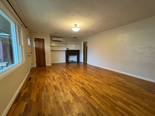 Photo - Open House: Sun. Jan 11, 2026 from 2-4 pm - 4 Bedroom, 2 Bathroom House in SE Eugene