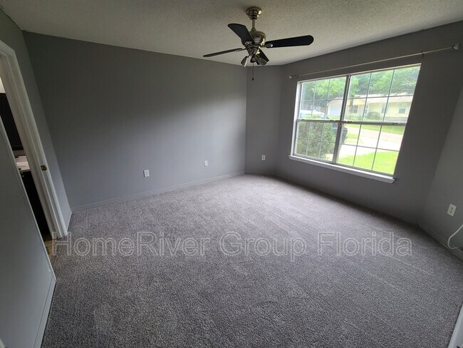 Building Photo - 443 Panagra Ln