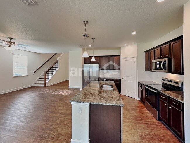 Building Photo - 158 Opal Way