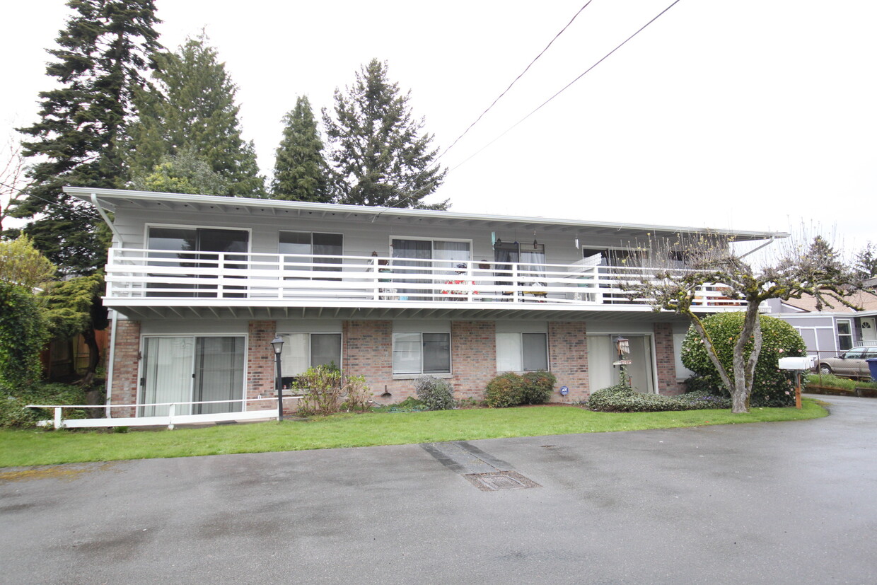 Foto principal - 15435 10th Ave SW