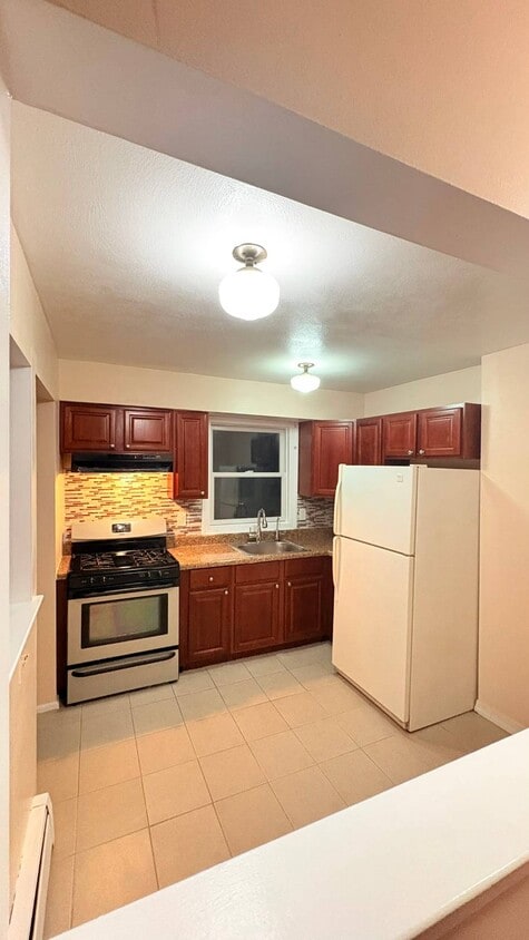 Primary Photo - 105 Lucille Ave