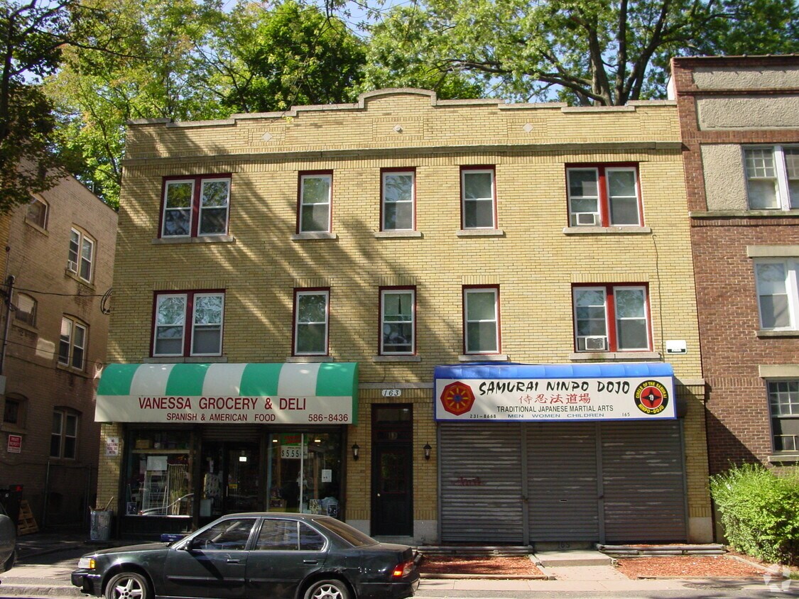 South Whitney MixedUse Apartments in Hartford, CT