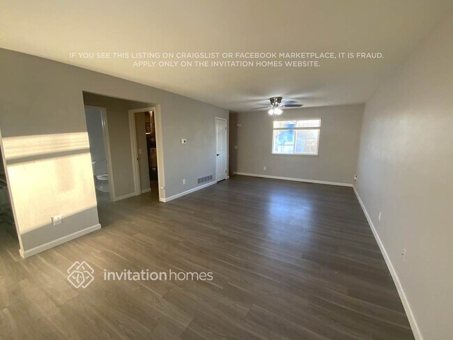 Foto del edificio - 10433 Holland Pl