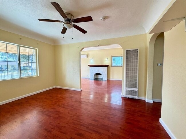 Foto del edificio - 607 W 101st St